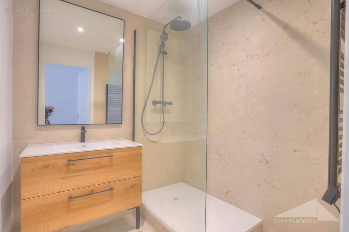 Appartement à CHEVRY