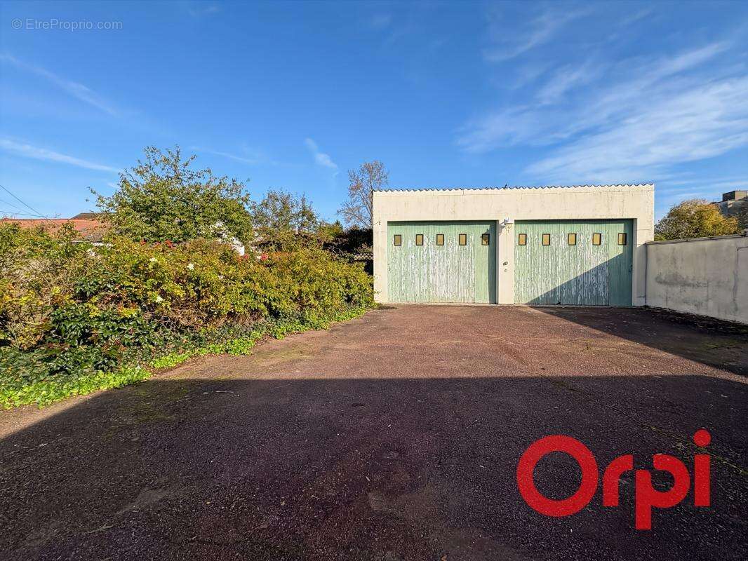 Maison à SAINT-AMAND-MONTROND