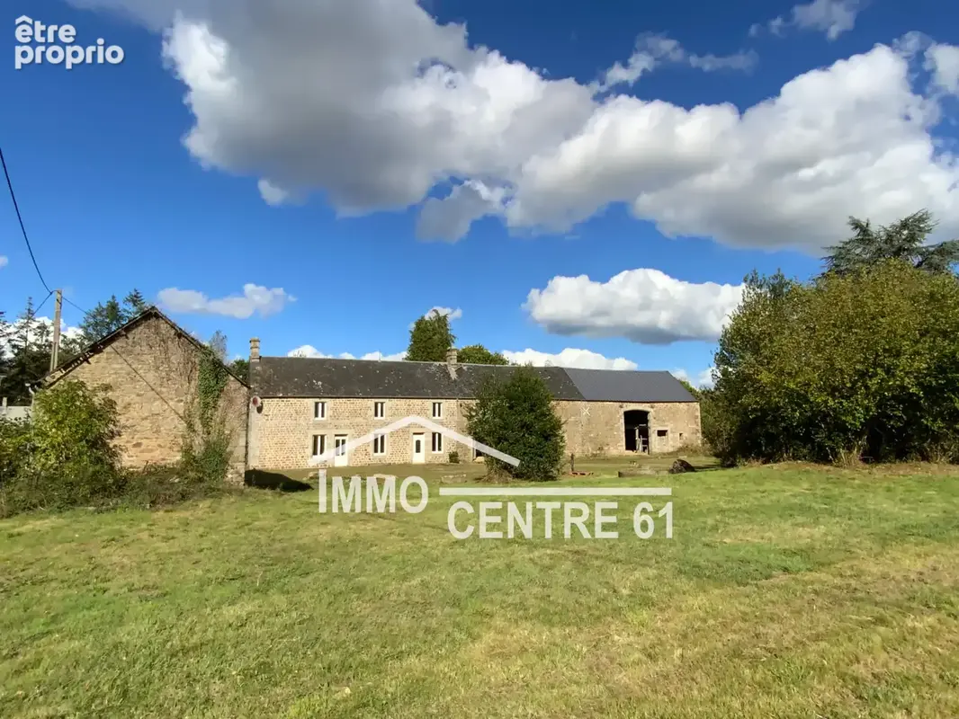 Longère à rénover et dépendances sur 5600m2 de terrain - photo 2