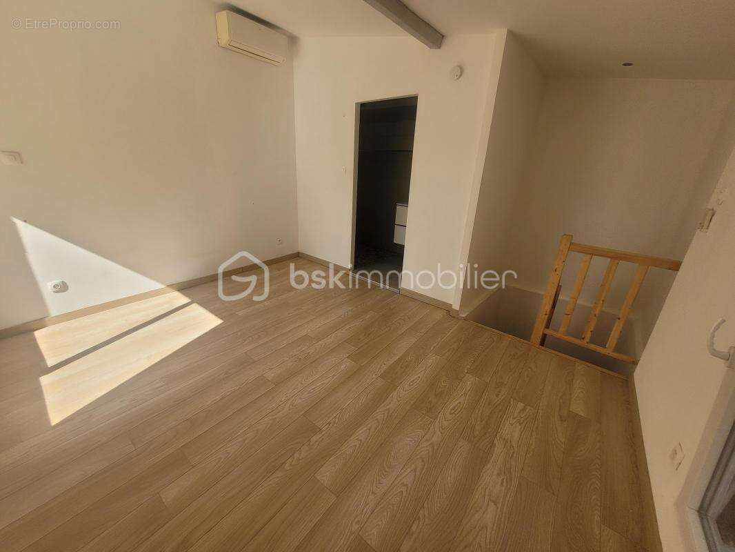 Maison avec terrasse et balcon au cœur de Marguerittes - Calme et confort à votre portée ! - photo 14