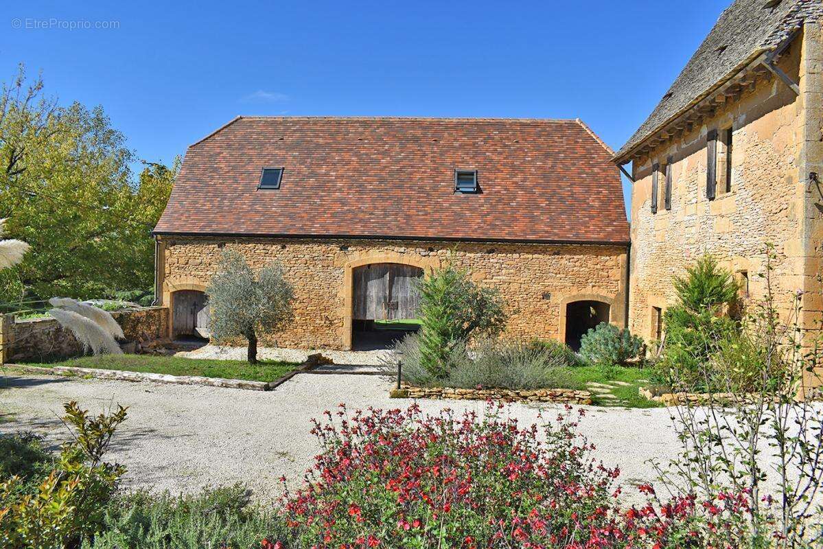Maison à SAINT-GENIES