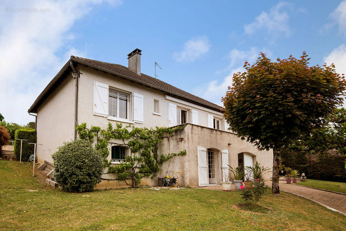 Exclusivité : Maison calme absolu à 2 minutes du centre-ville. - photo 1