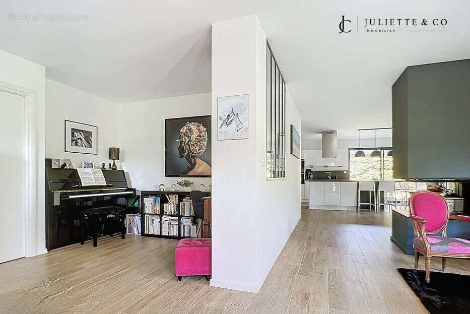 Maison 147 m² à Tassin-La-Demi-Lune  - photo 2