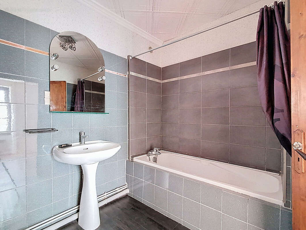 Maison à LE PERREON