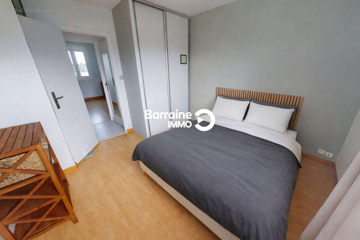 Exclusivité a vendre brest dourjacq appartement t5 79,56 m² dernier étage balcon vue dégagée parking - photo 9