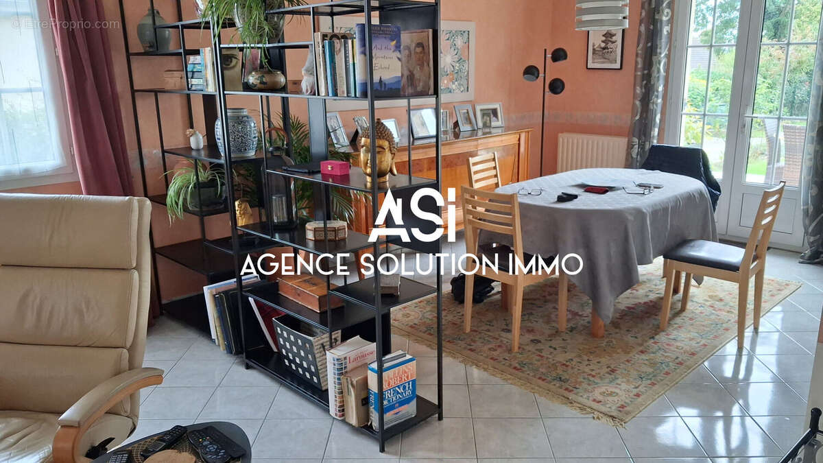 Maison à VILLAINES-LA-JUHEL