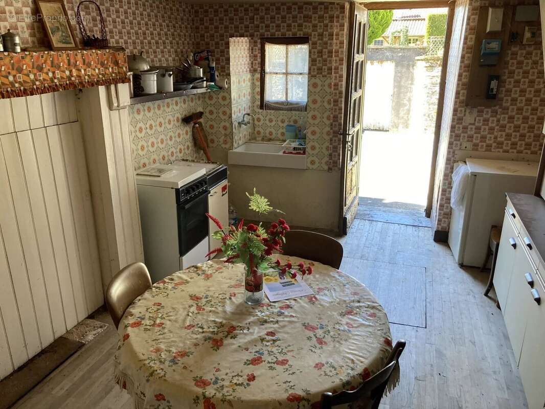 Appartement à MIALET