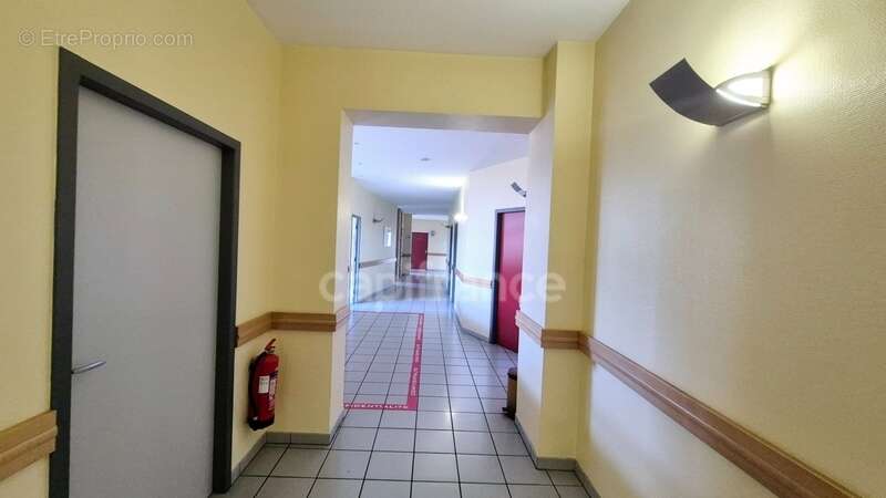 Réelle Opportunité en exclusivité – Baisse de Prix ! Locaux / Bureaux à Tarbes - photo 4