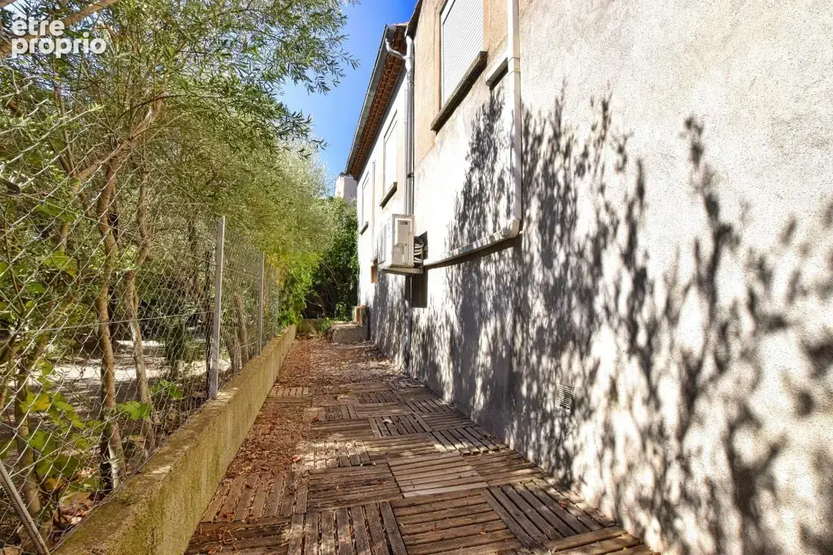 Maison de village rénovée, garage et potentiel d’aménagement - photo 16