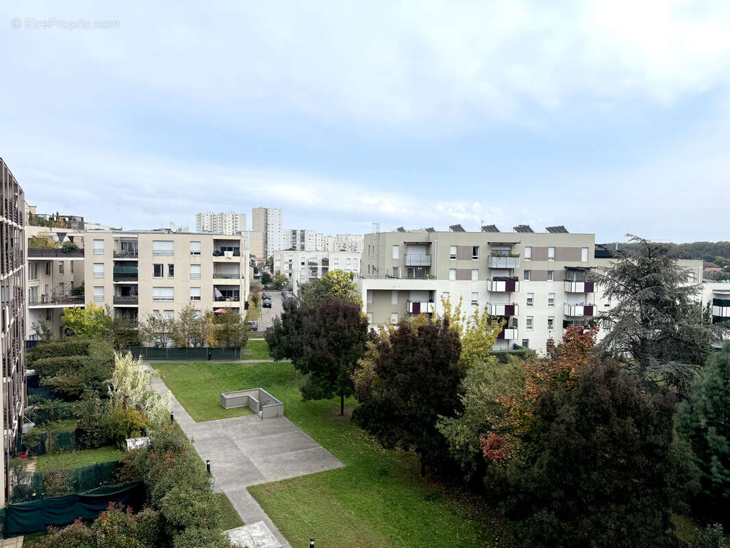 Appartement à VAULX-EN-VELIN