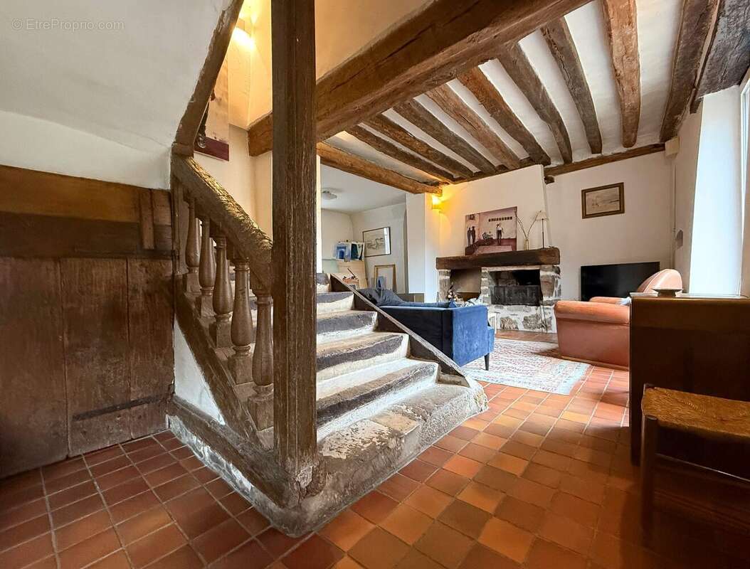 Maison à LEUVILLE-SUR-ORGE