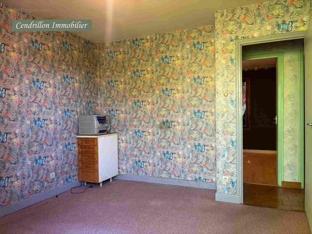 Pavillon plain-pied 3ch, à rénover mais habitable de suite, au calme, proximité tous services. - photo 12