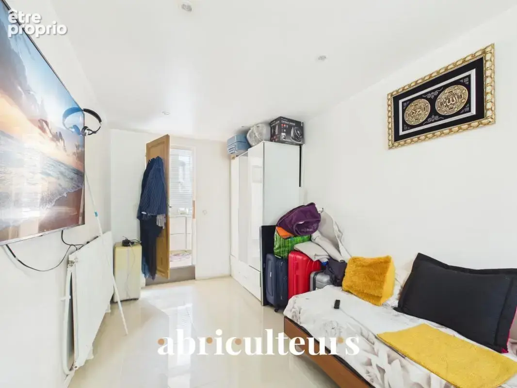 Maison familiale de plain pied - 5 chambres - 134 m²  - avec jardin, terrasse et 3 stationnements — Bezons - photo 18