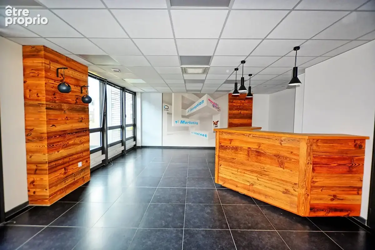 Bureaux lumineux de 53 m² à Sallanches - photo 3