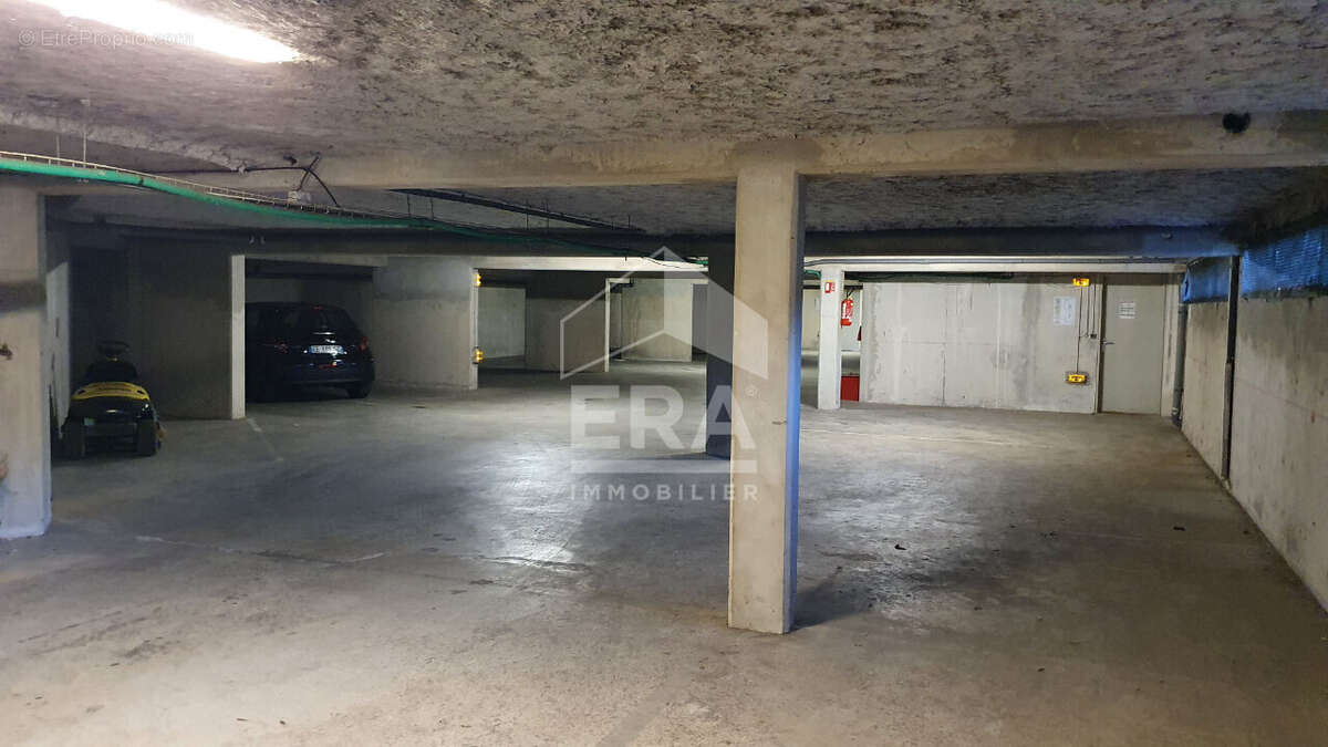 Autre à MARSEILLE-15E