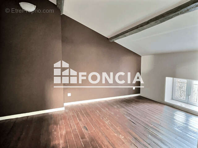 Appartement à LA SEAUVE-SUR-SEMENE