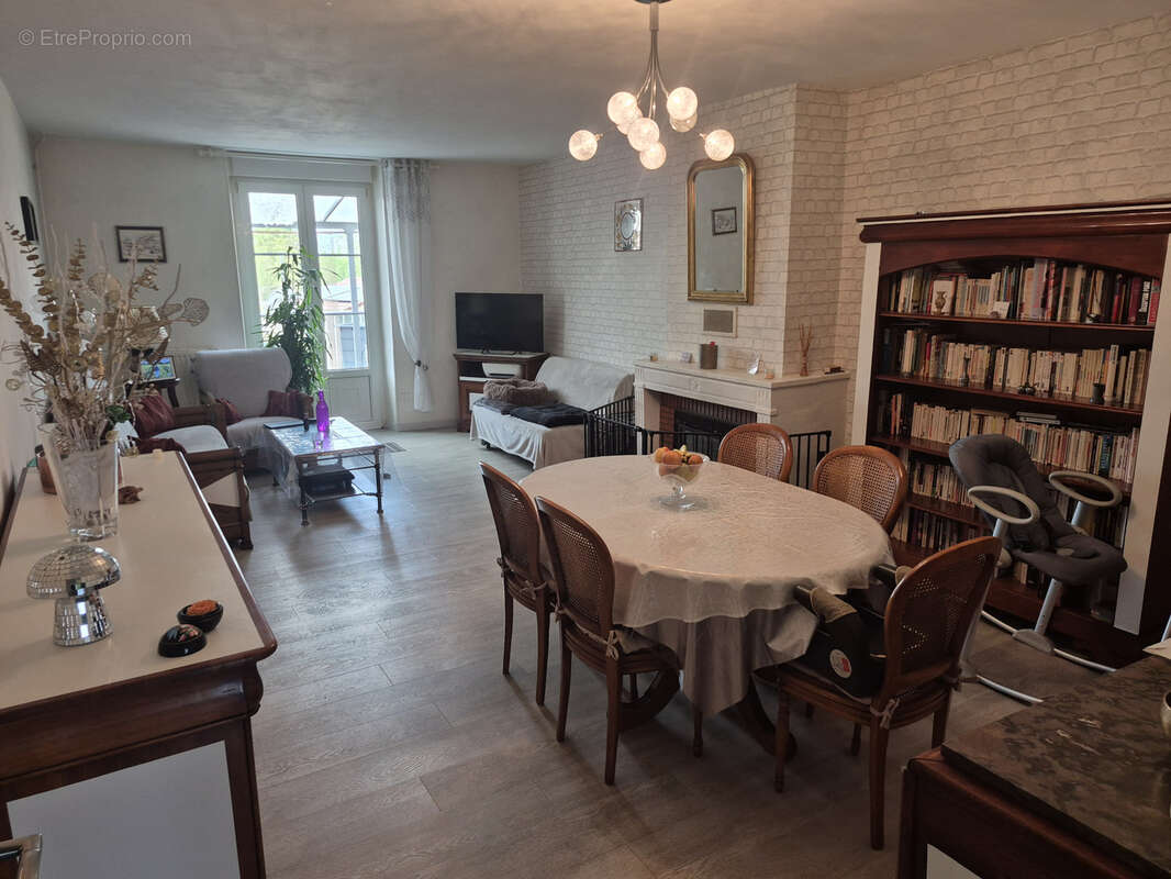 Maison à GONDREVILLE