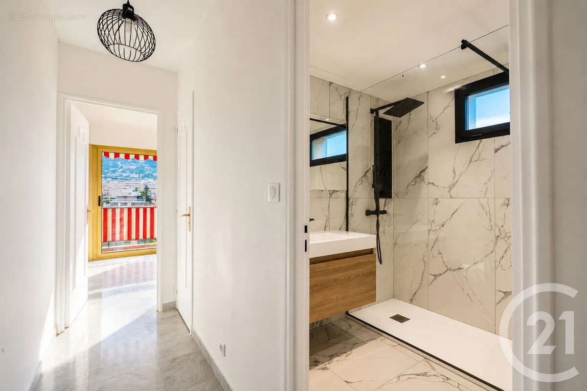 Appartement 70 m² à Roquebrune-Cap-Martin  - photo 9