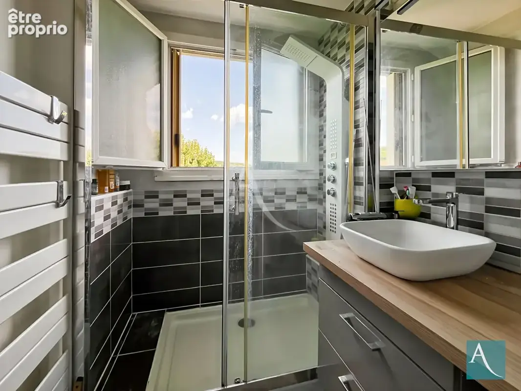 Appartement 3 pièces 57 m² - Dernier étage - RER C à pied - photo 5