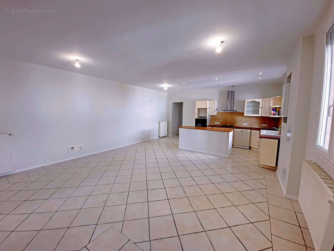 Appartement à SAINT-ETIENNE