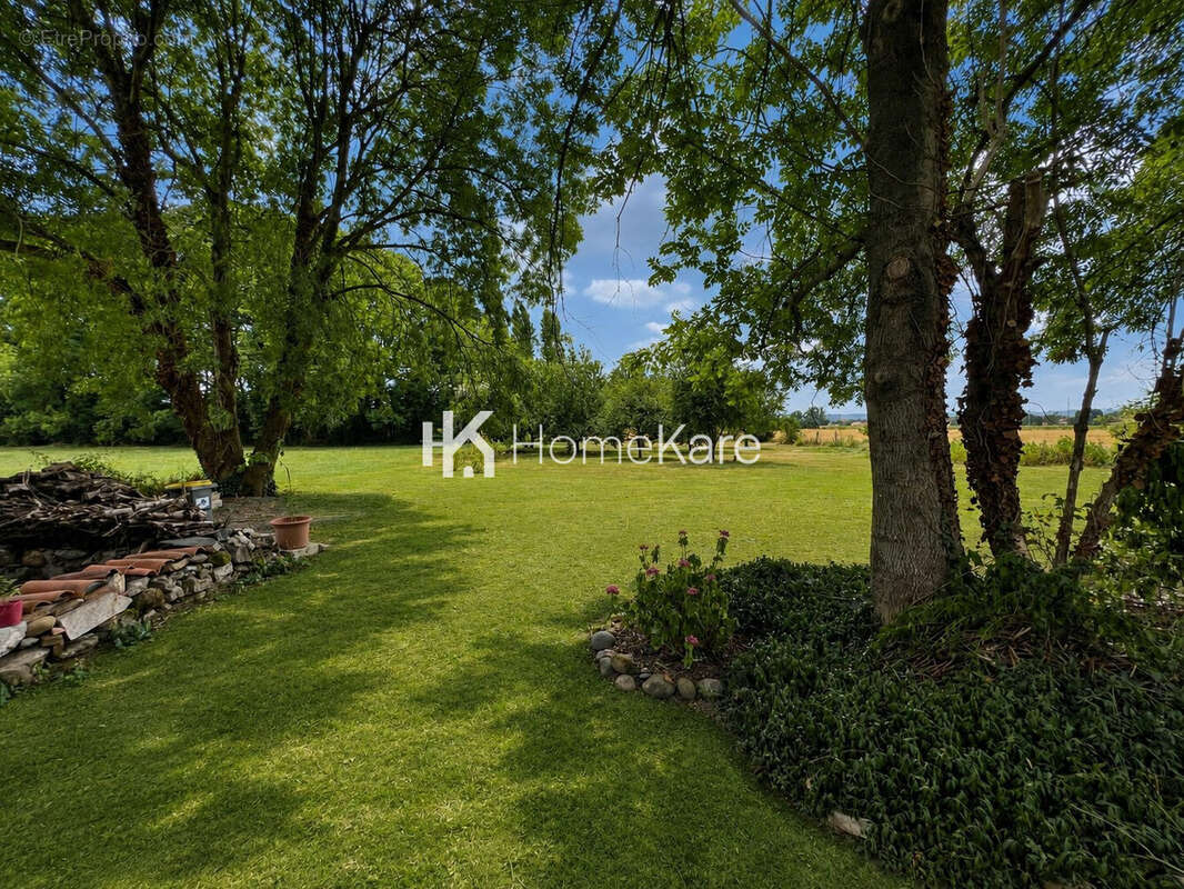 Maison 130 m² à Gourdan-Polignan  - photo 4