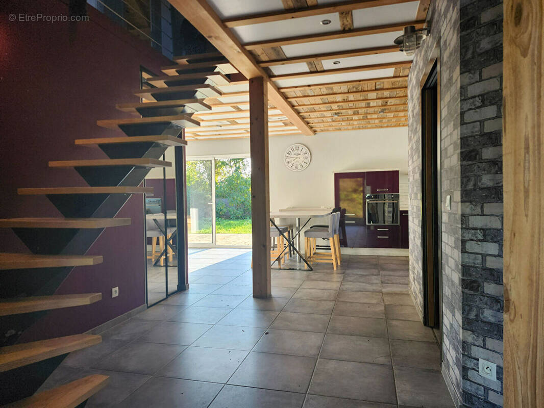 Maison à MONT-SOUS-VAUDREY