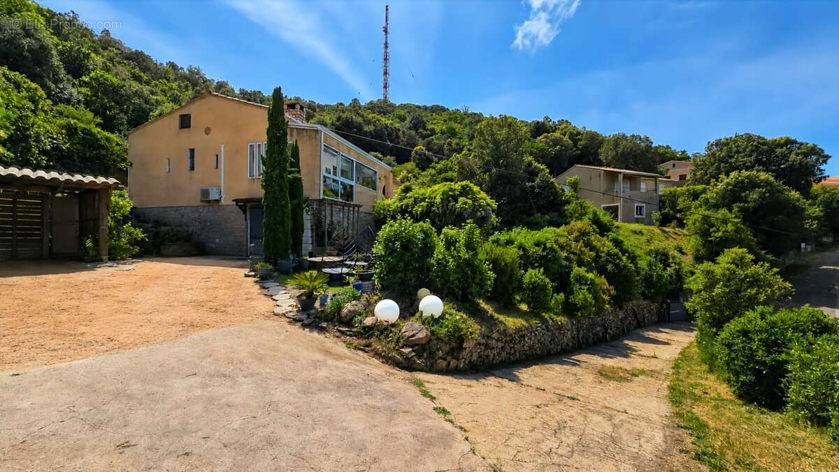 Maison de plain-pied avec vue mer – COTI-CHIAVARI (20) - photo 3