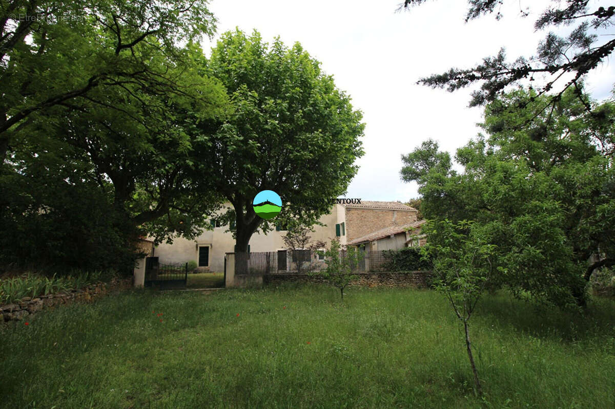 Maison à MORNAS