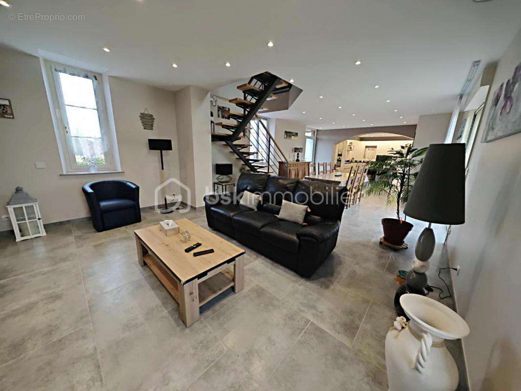 Maison à L&#039;AIGLE