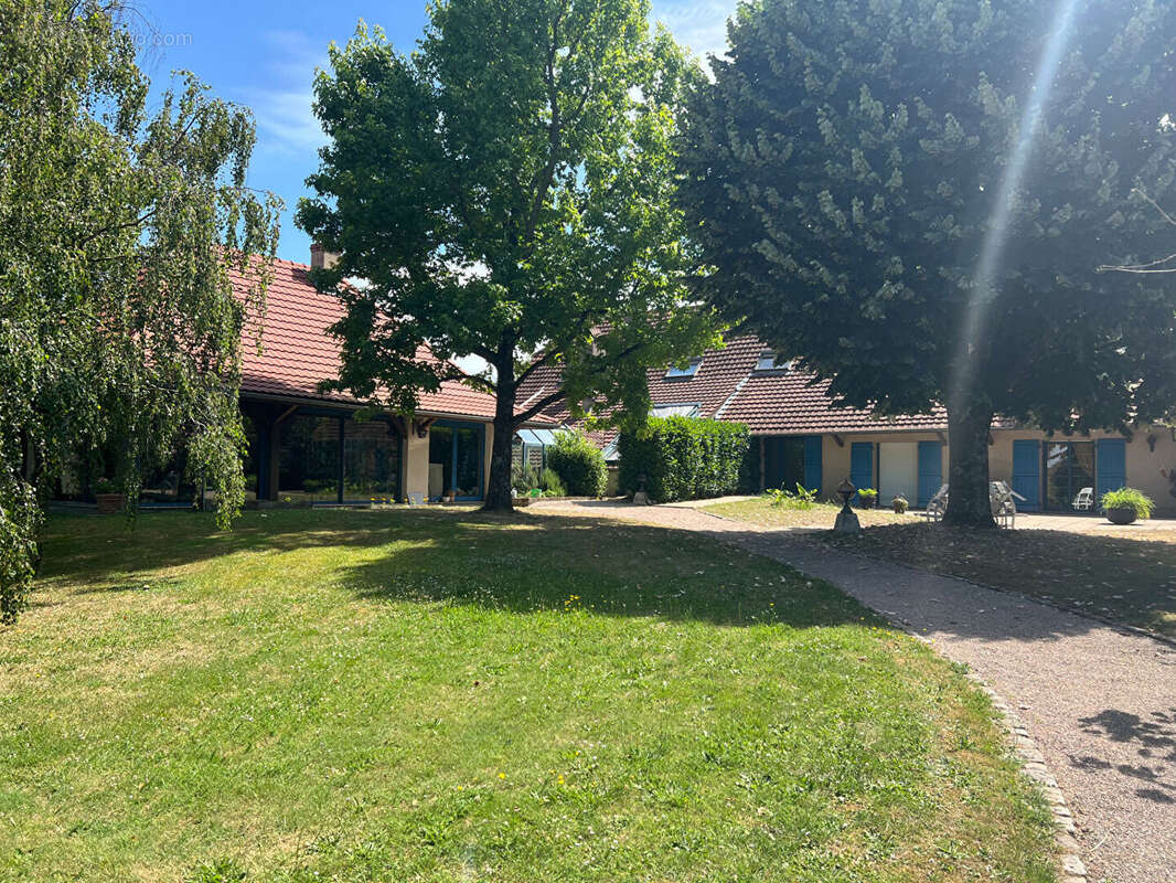 Maison à PIERRE-DE-BRESSE