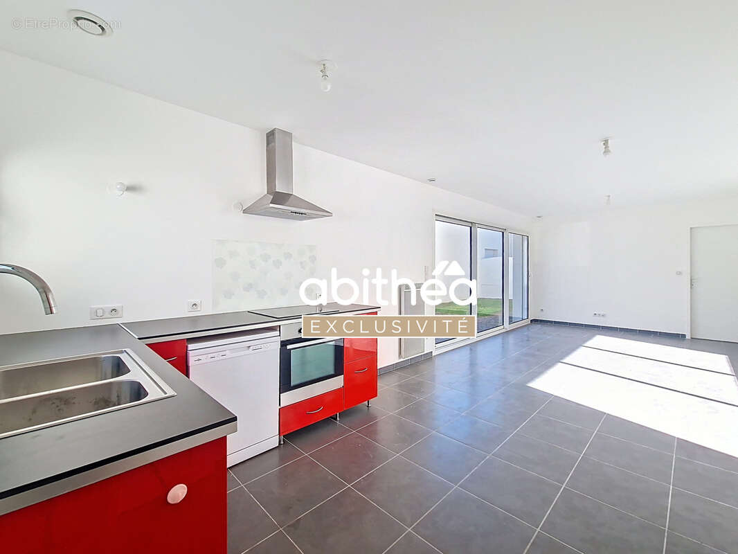 Maison à MORTAGNE-SUR-GIRONDE