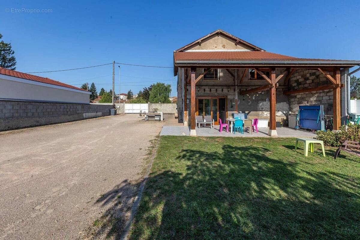 Maison à PONT-DE-CHERUY