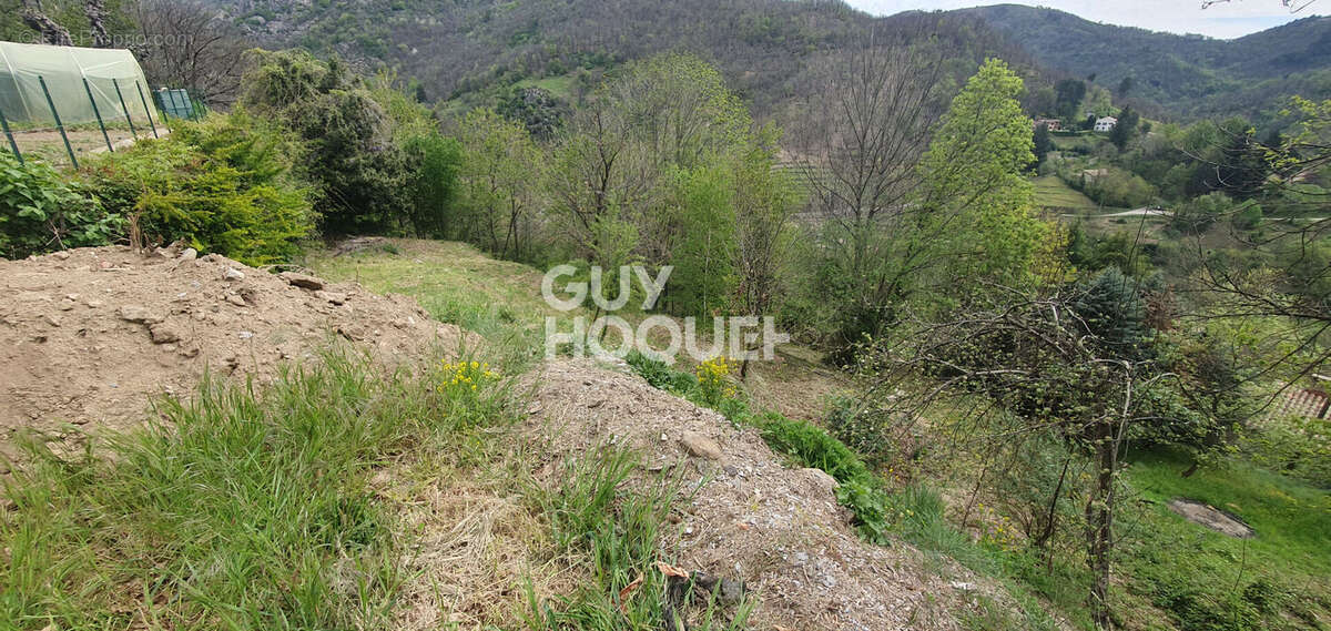 Terrain constructible de 1270m² à Antraigues sur Volane - photo 5