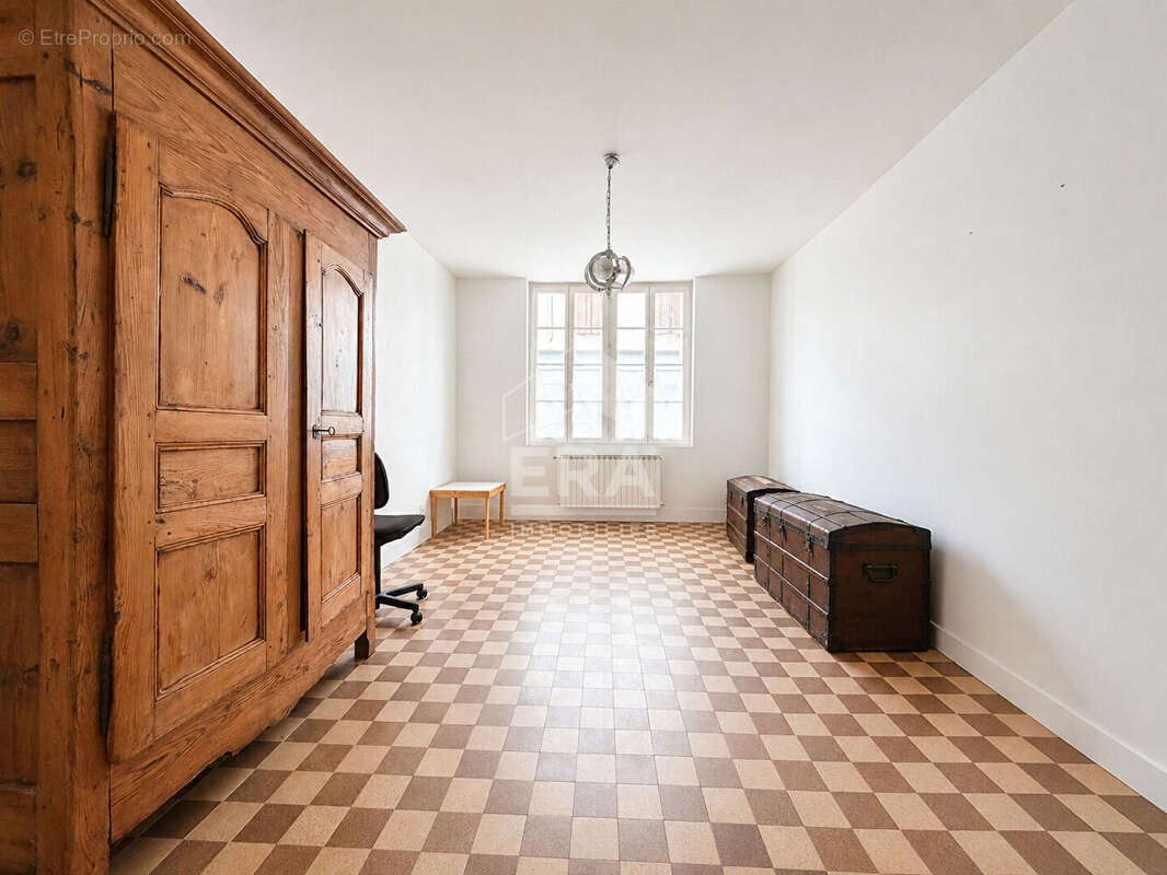 Maison 229m² à roullet-saint-estèphe - photo 12