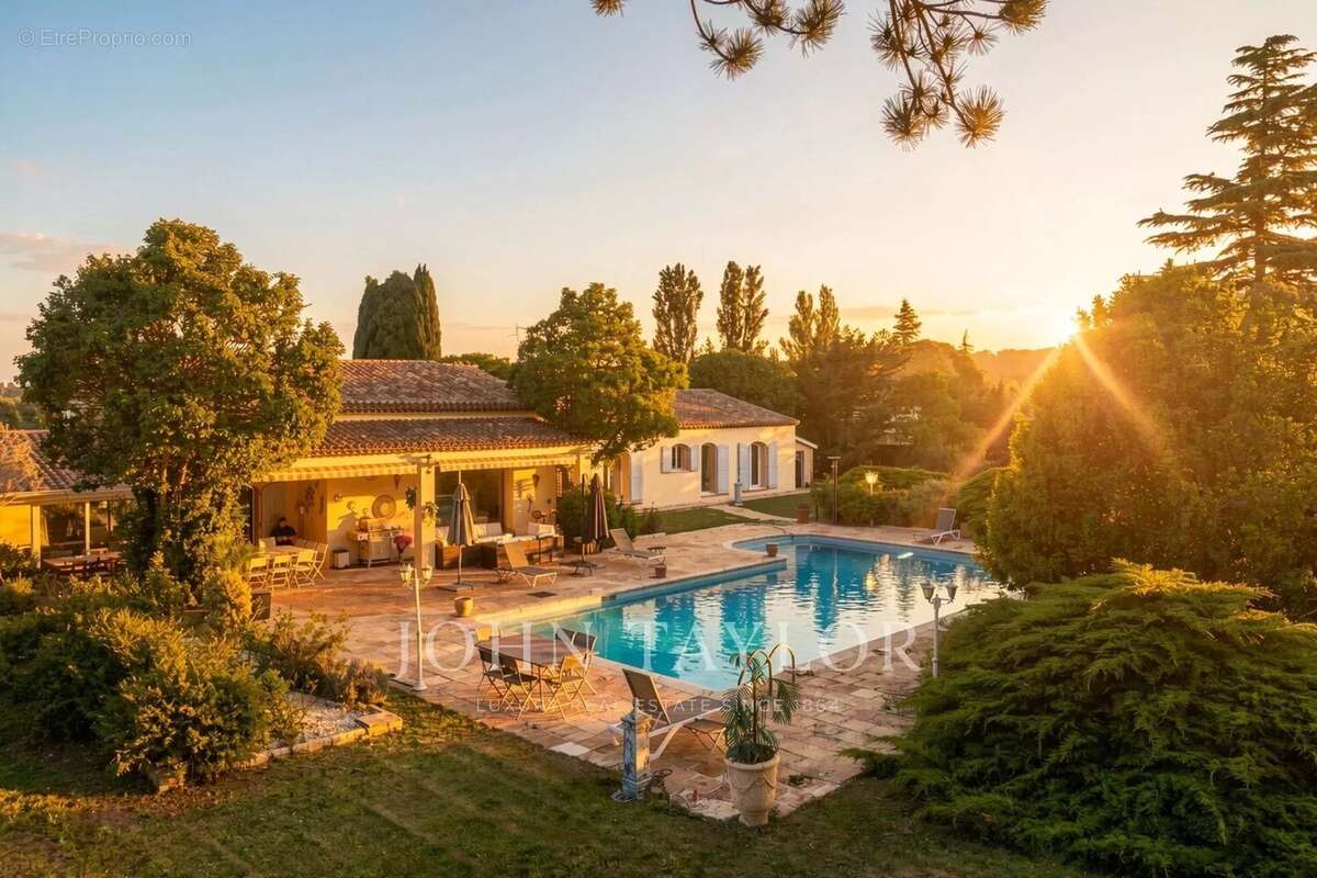 Exclusivité Aix Sud- Maison de plain pied- piscine- grand garage sécurisé. - photo 12