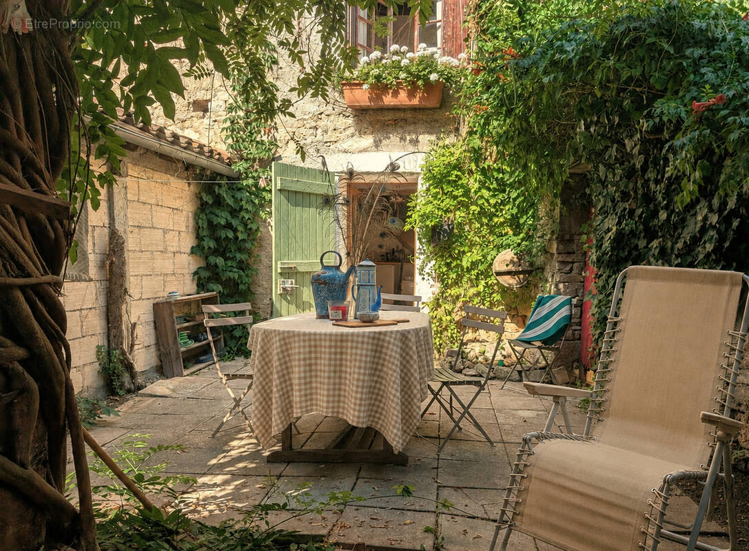 Maison à SAINT-ANTONIN-NOBLE-VAL