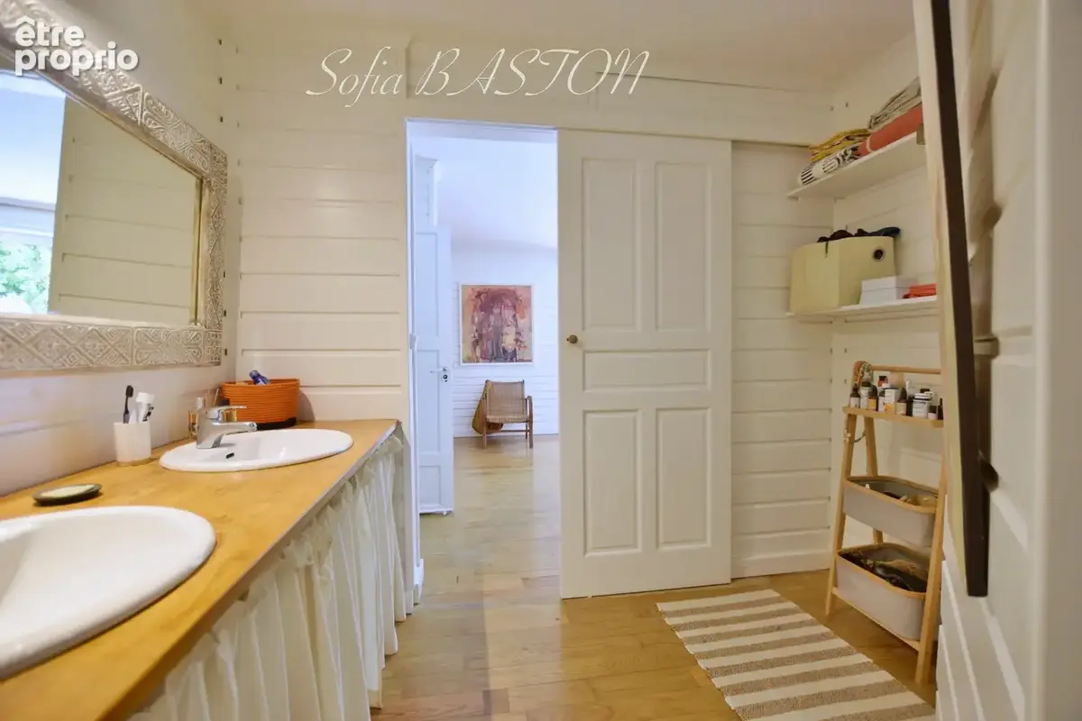 Superbe villa de 345 m² habitables avec piscine et annexes - terrain plat de 2 207 m², à vendre 5/6 pièces LE DIAMANT (972) - photo 17