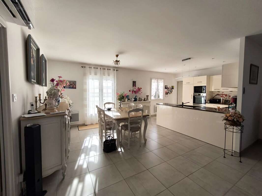 Maison à CHAILLAC-SUR-VIENNE