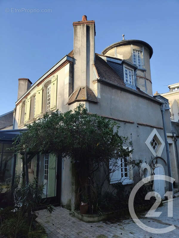 Maison à COSNE-COURS-SUR-LOIRE