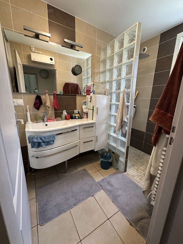 Maison à LA ROCHE-CHALAIS