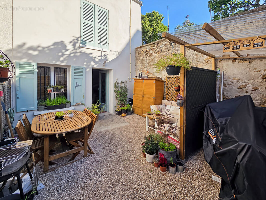 Appartement à VERRIERES-LE-BUISSON