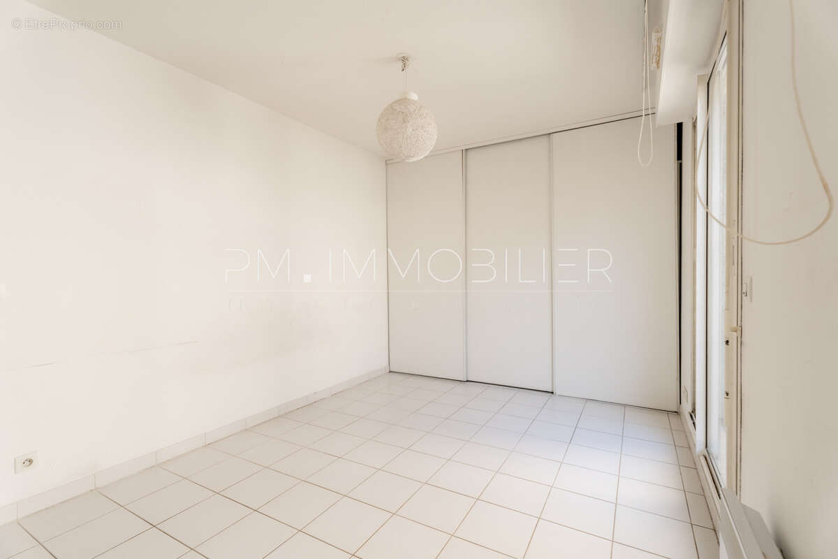 Appartement à MARSEILLE-5E