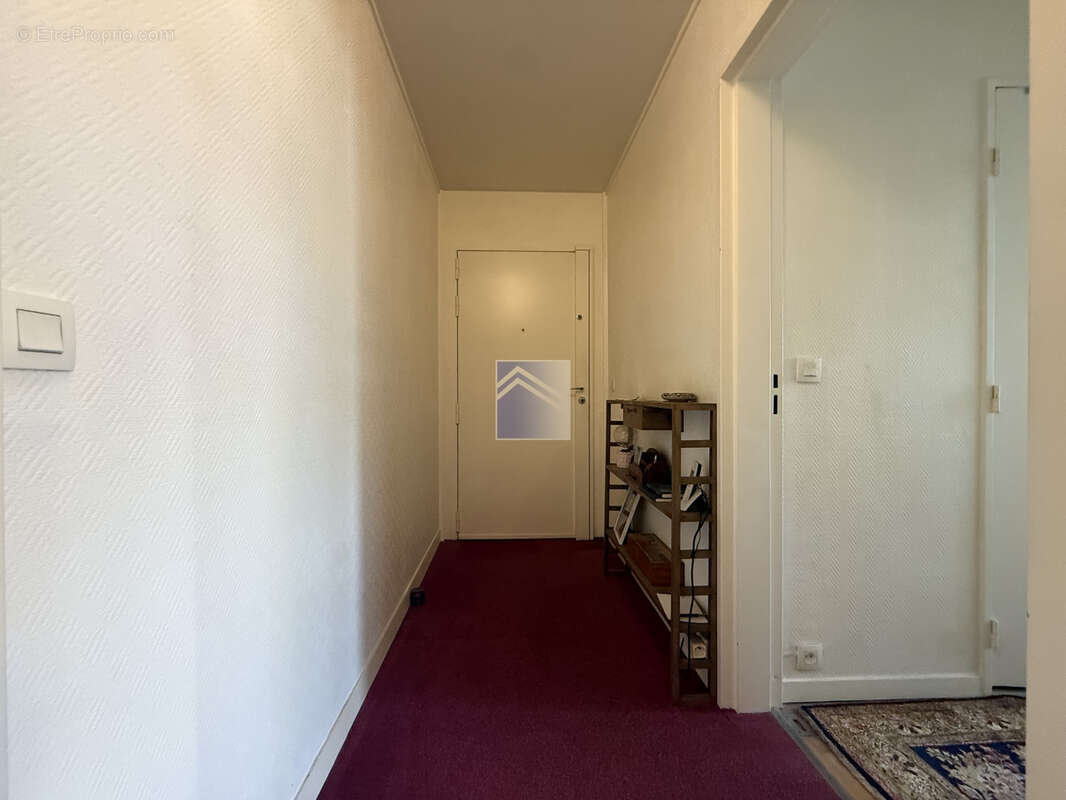 Appartement à COURBEVOIE