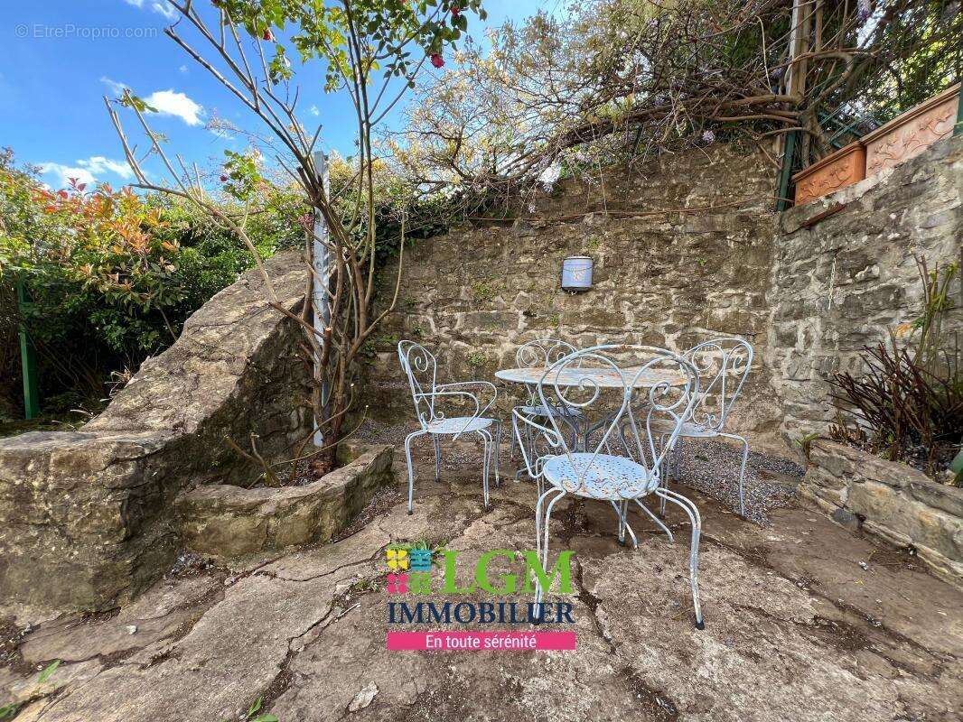 Maison en pierre avec jardin - photo 11