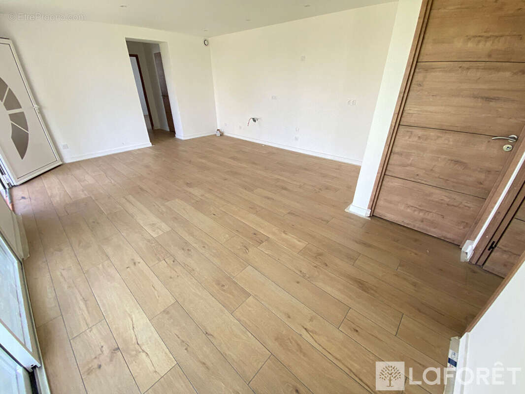 Appartement à MARTIGNAS-SUR-JALLE