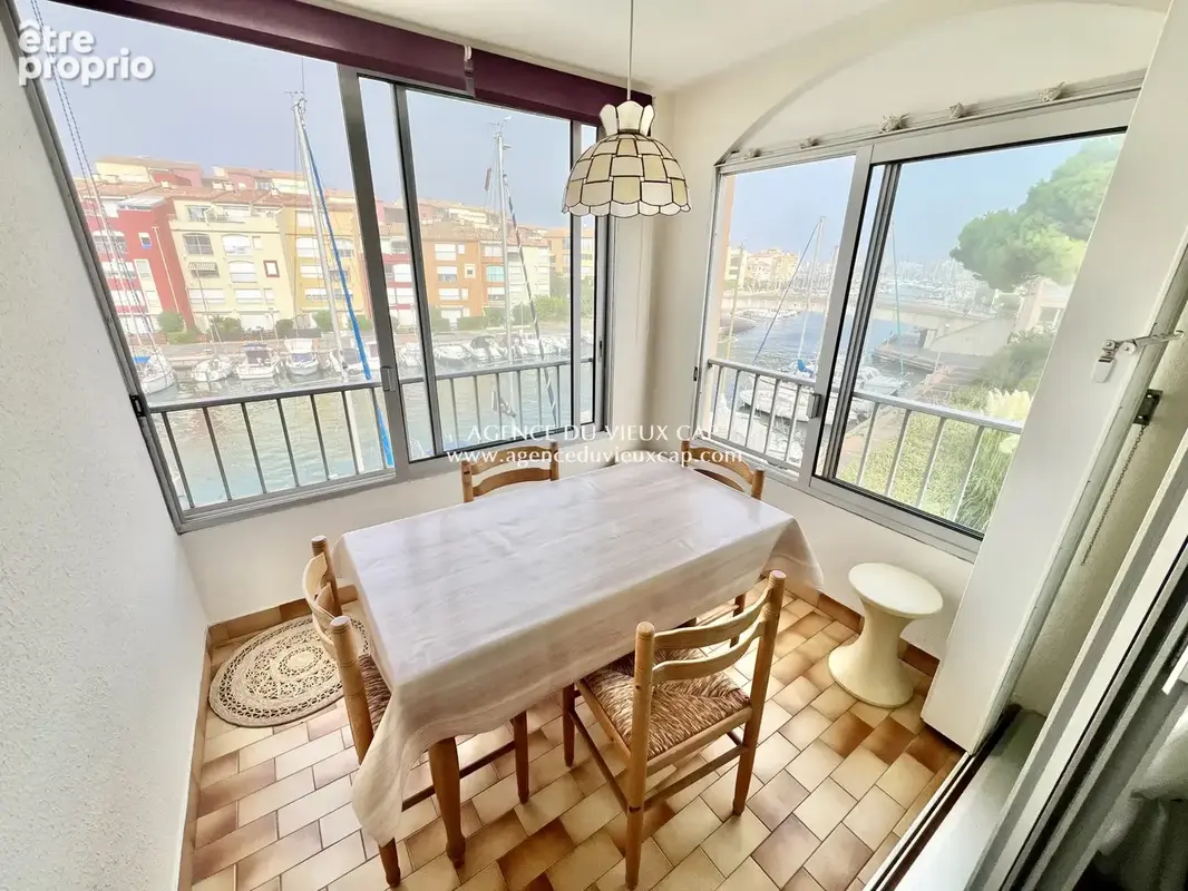Achat cap d'agde - quartier vieux port - t2 cabine - parking prive - belle vue sur canal - photo 2