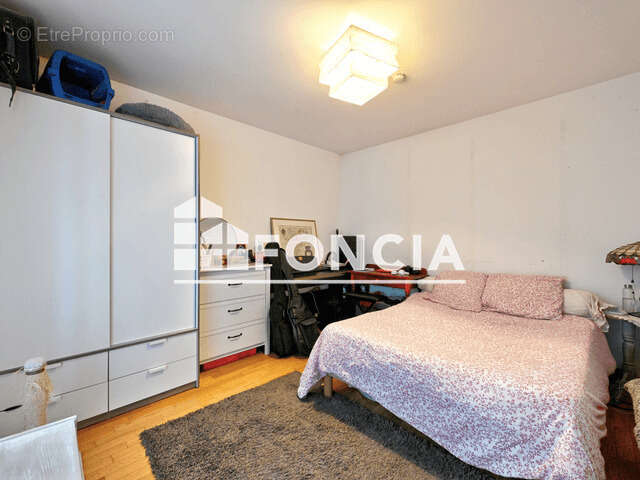 Appartement à SAINT-CYR-L'ECOLE