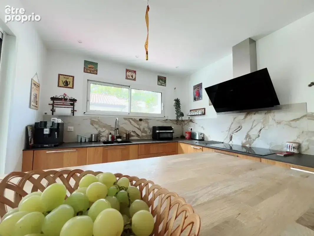 Magnifique maison 3 faces de 120 m² en R+1 contemporaine avec piscine au sel dans un secteur prisé - photo 12