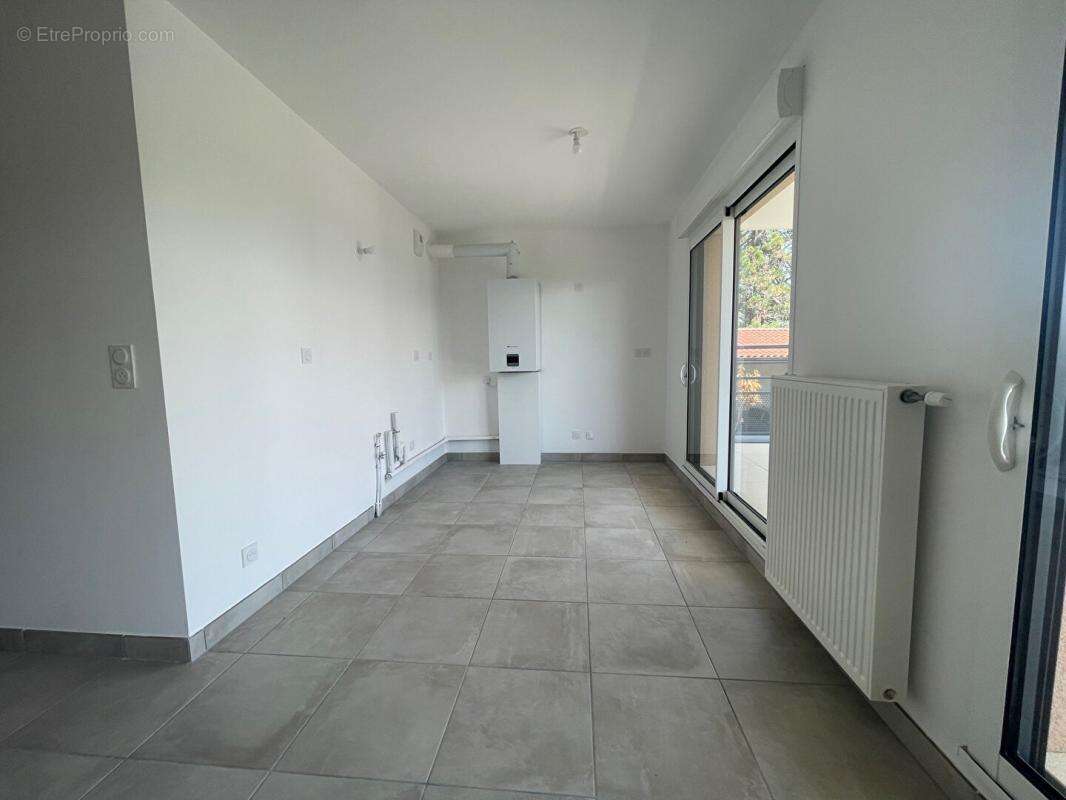 VAUGNERAY Appartement T4  1er étage - Terrasse 22 m² - photo 6