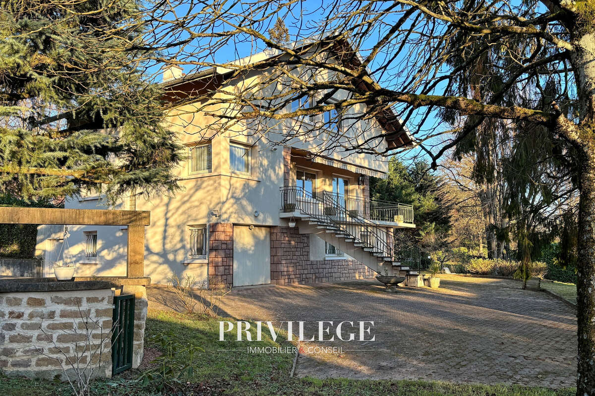 Maison à SAINT-CYR-AU-MONT-D'OR